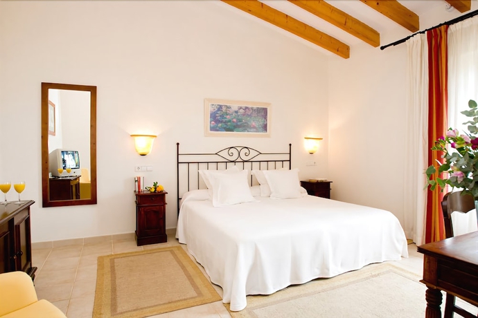 Imagen de la habitación del Hotel Ca'l Bisbe. Foto 8