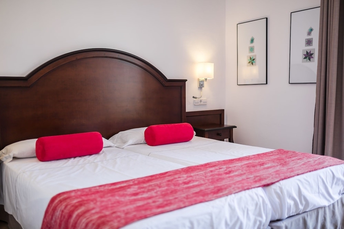 Imagen de la habitación del Hotel Ca'l Bisbe. Foto 11