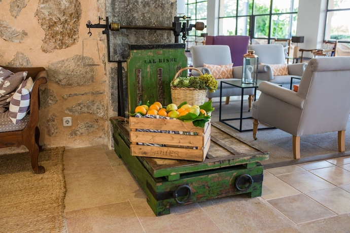 Imagen de los interiores del Hotel Ca'l Bisbe. Foto 15