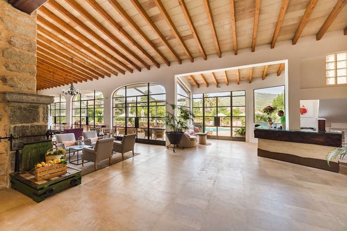 Imagen de los interiores del Hotel Ca'l Bisbe. Foto 16