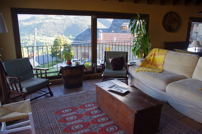 Imagen de los interiores del Hotel Cal Miquel De Ventol&agrave;. Foto 16