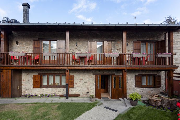 Imagen de los exteriores del Hotel Cal Rei De Talló. Foto 14