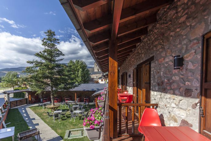 Imagen de los exteriores del Hotel Cal Rei De Talló. Foto 15