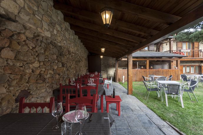 Imagen de los exteriores del Hotel Cal Rei De Talló. Foto 17