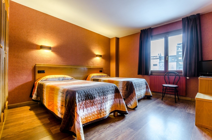 Imagen de la habitación del Hotel Cal Ruiz. Foto 7