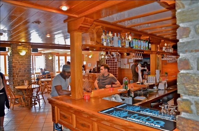 Imagen del bar/restaurante del Hotel Cal Ruiz. Foto 4