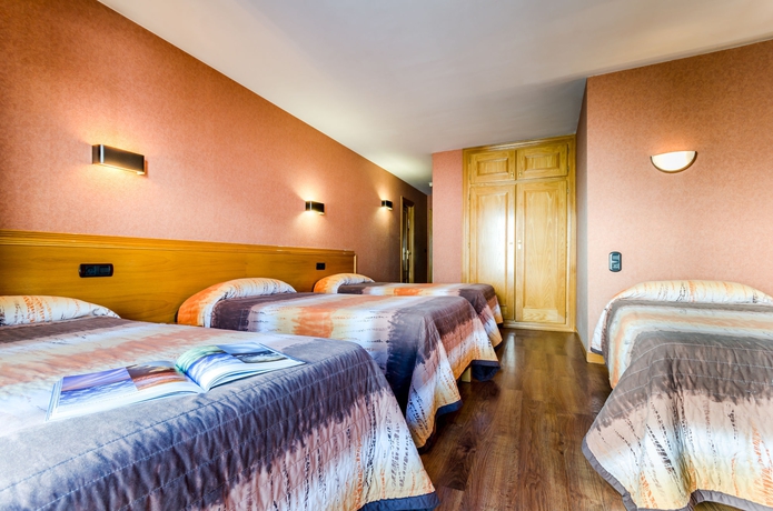 Imagen de la habitación del Hotel Cal Ruiz. Foto 12