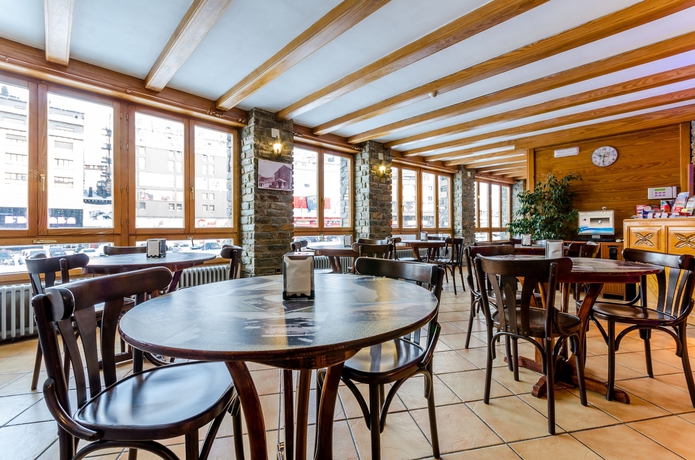 Imagen del bar/restaurante del Hotel Cal Ruiz. Foto 5