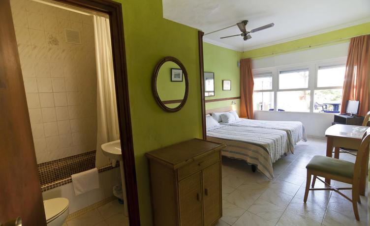 Imagen general del Hotel Cala Bona and Mar Blava Hotels. Foto 9