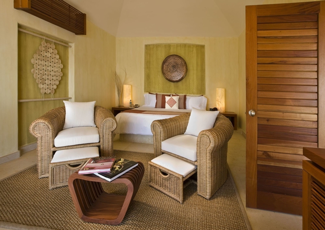 Imagen de la habitación del Hotel Cala De Mar Resort and Spa Ixtapa. Foto 6