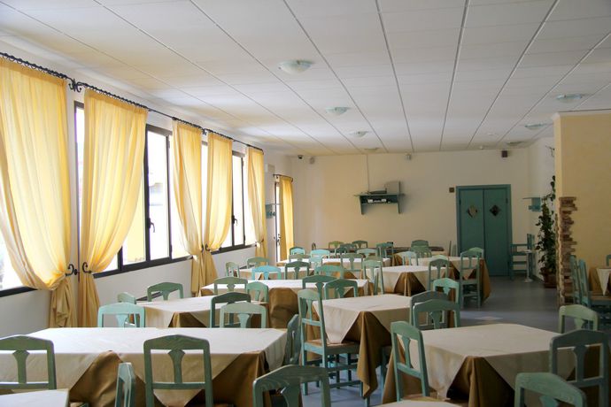 Imagen del bar/restaurante del Hotel Cala Dei Pini. Foto 2