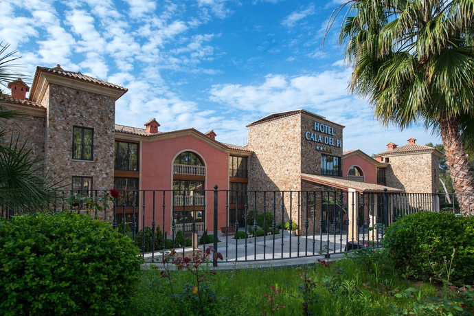 Imagen de los exteriores del Hotel Cala Del Pi - Adults Only. Foto 12
