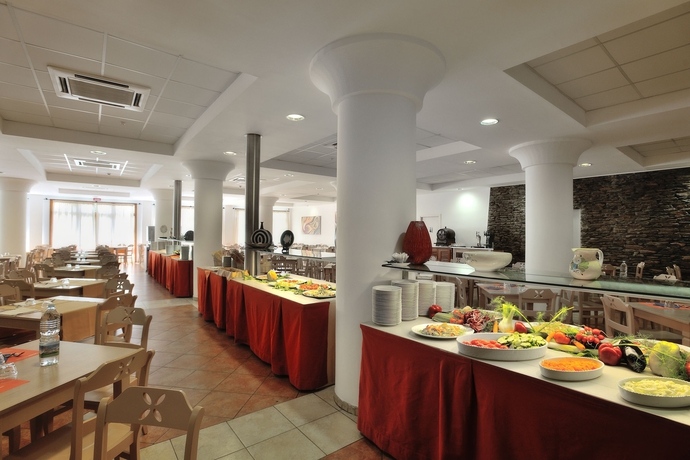 Imagen del bar/restaurante del Hotel Cala Della Torre. Foto 3