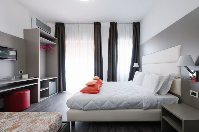 Imagen de la habitación del Hotel Cala Di Forno. Foto 8