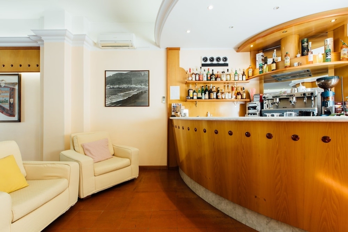 Imagen del bar/restaurante del Hotel Cala Di Forno. Foto 3