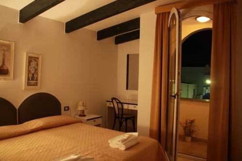 Imagen de la habitación del Hotel Cala Di Seta. Foto 8