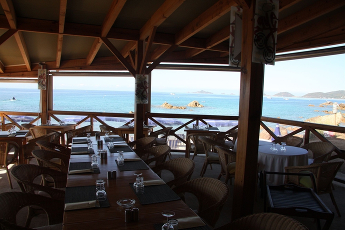 Imagen del bar/restaurante del Hotel Cala Di Sole. Foto 4