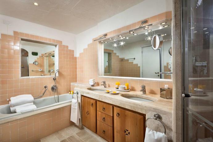 Imagen general del Hotel Cala Di Volpe, A Luxury Collection , Costa Smeralda. Foto 7