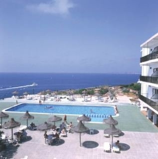 Imagen de la piscina del Hotel Cala Figuera, Cala Santanyi. Foto 8
