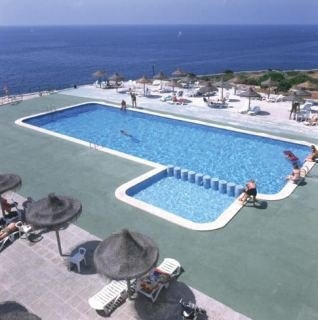 Imagen de la piscina del Hotel Cala Figuera, Cala Santanyi. Foto 9