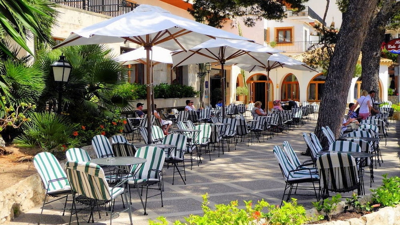 Imagen de los exteriores del Hotel Cala Fornells. Foto 4