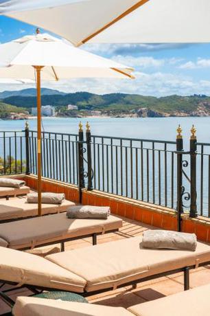 Imagen de los exteriores del Hotel Cala Fornells. Foto 8