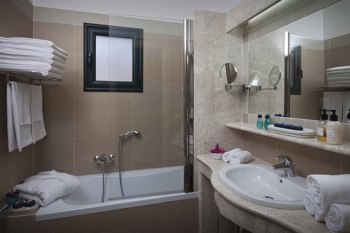 Imagen de la habitación del Hotel Cala Ginepro Resort. Foto 4