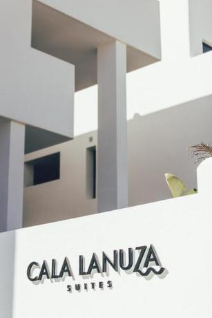 Imagen de los exteriores del Hotel Cala Lanuza Suites. Foto 8