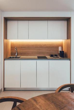 Imagen de la habitación del Hotel Cala Lanuza Suites. Foto 6