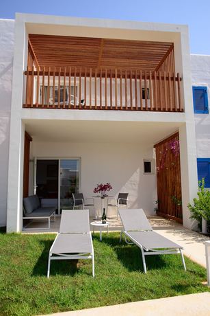 Imagen de la habitación del Hotel Cala Llenya Resort Ibiza. Foto 15