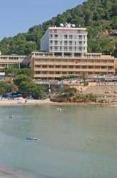 Imagen general del Hotel Cala Llonga Resort. Foto 16