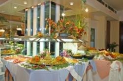 Imagen del bar/restaurante del Hotel Cala Llonga Resort. Foto 17