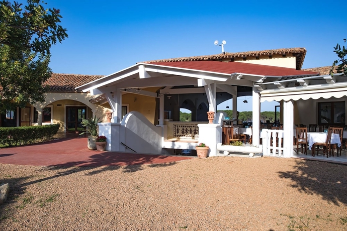 Imagen de los interiores del Hotel Cala Luas Resort. Foto 13