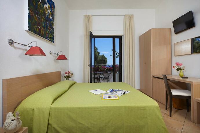 Imagen de la habitación del Hotel Cala Luna. Foto 11