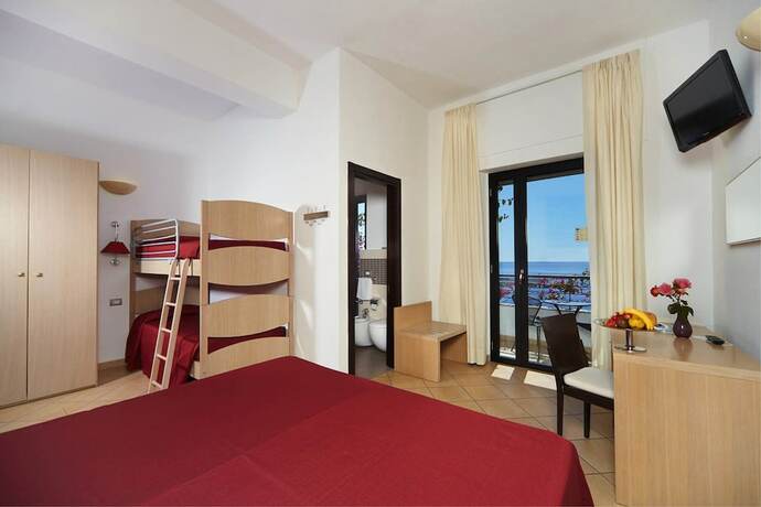 Imagen de la habitación del Hotel Cala Luna. Foto 12