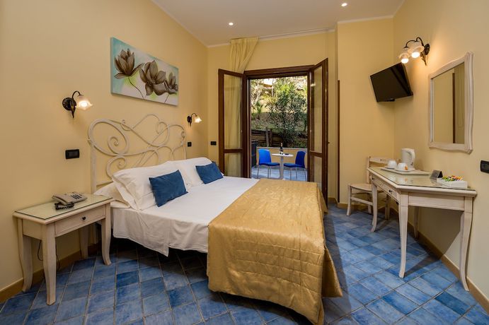Imagen de la habitación del Hotel Cala Marina. Foto 9