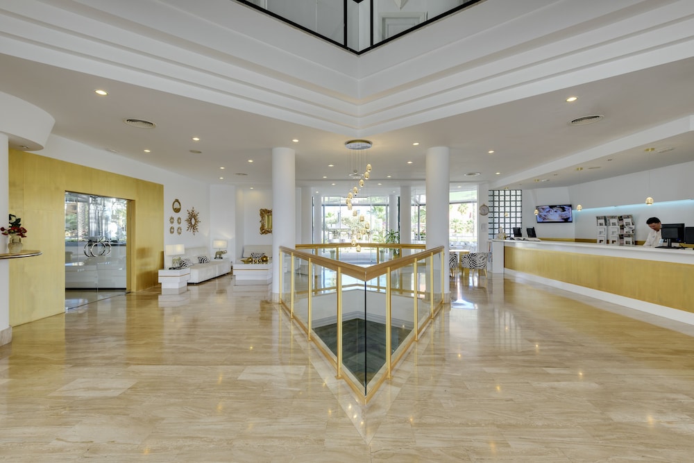 Imagen de los interiores del Hotel Cala Millor Garden, Adults Only. Foto 20