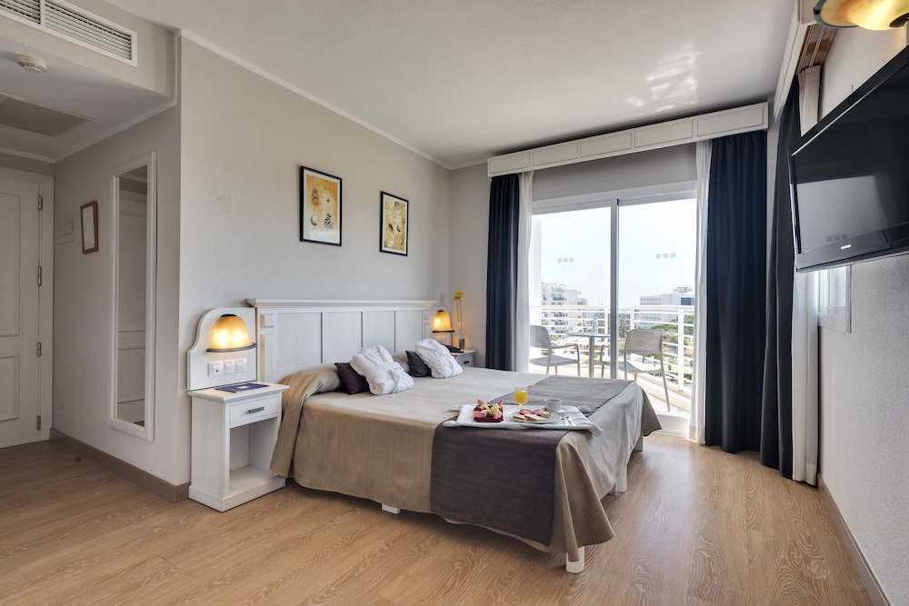 Imagen de la habitación del Hotel Cala Millor Garden, Adults Only. Foto 11