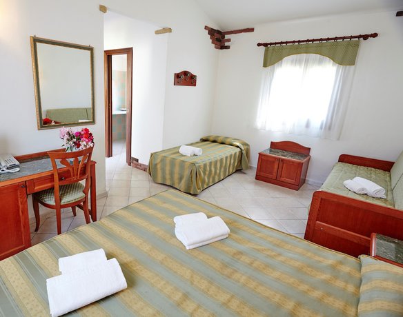 Imagen de la habitación del Hotel Cala Mirto. Foto 5