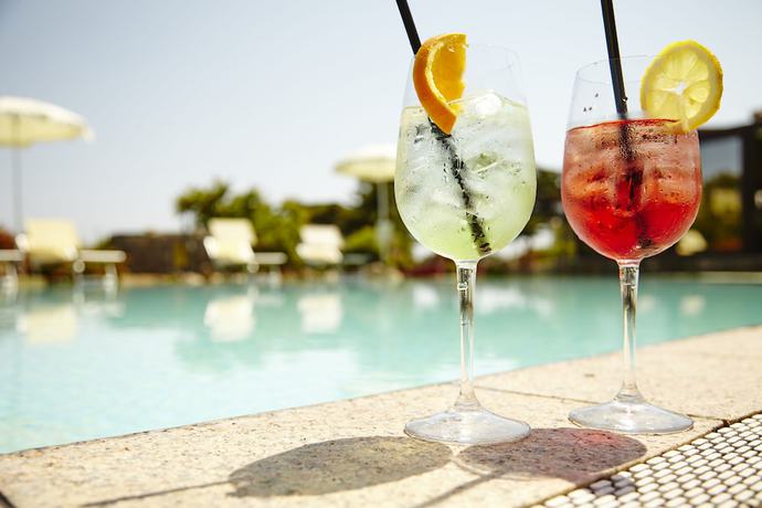 Imagen de la piscina del Hotel Cala Mirto. Foto 20