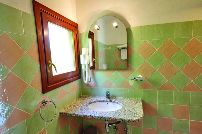 Imagen de la habitación del Hotel Cala Mirto. Foto 18