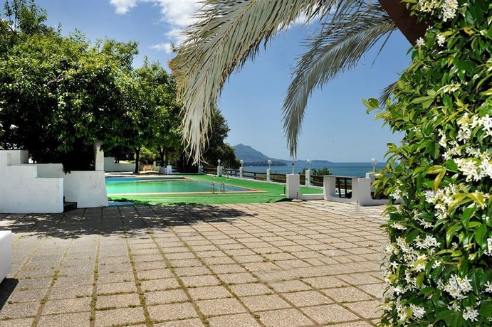 Imagen de la piscina del Hotel Cala Moresca. Foto 13