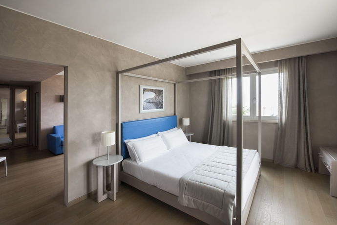 Imagen de la habitación del Hotel Cala Ponte. Foto 10