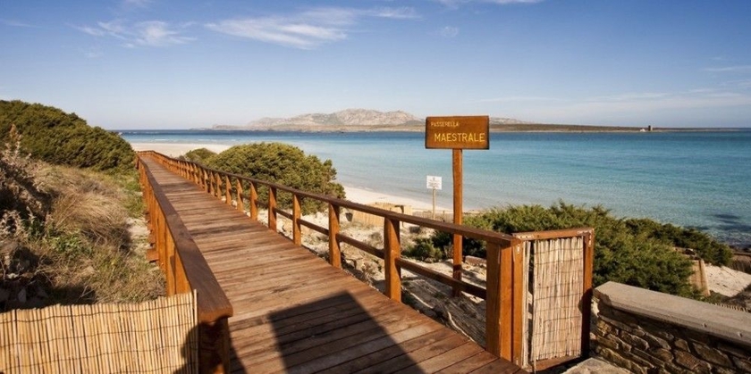 Imagen de los exteriores del Hotel Cala Reale. Foto 6