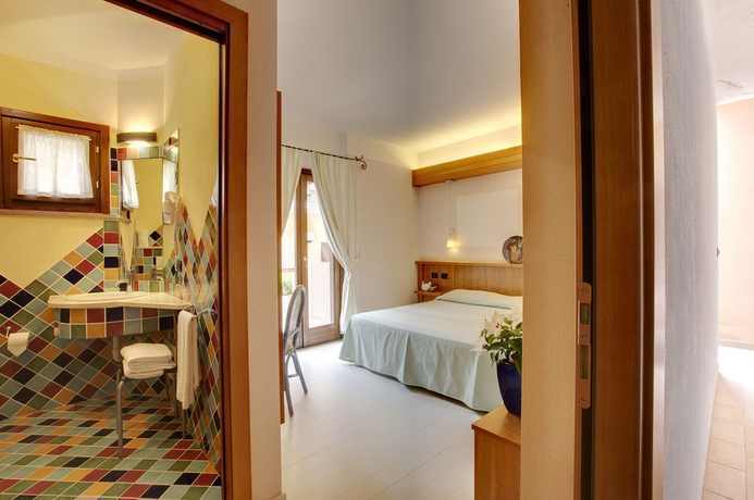 Imagen de la habitación del Hotel Cala Reale. Foto 4