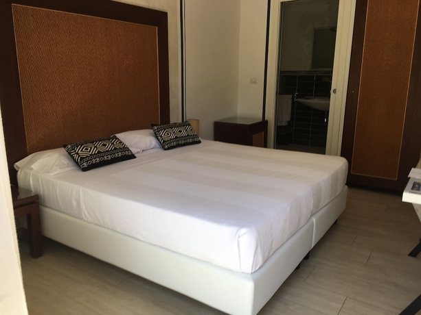 Imagen de la habitación del Hotel Cala Rosa Club. Foto 7