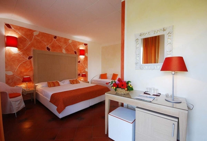 Imagen de la habitación del Hotel Cala Rosa Club. Foto 10