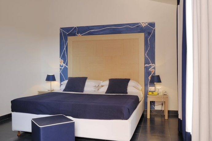 Imagen de la habitación del Hotel Cala Rosa Club. Foto 12