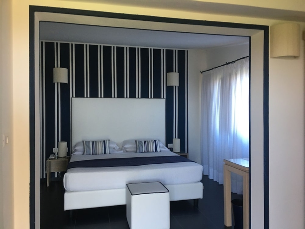 Imagen de la habitación del Hotel Cala Rosa Club. Foto 14