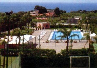 Imagen de la piscina del Hotel Cala Rossa. Foto 4